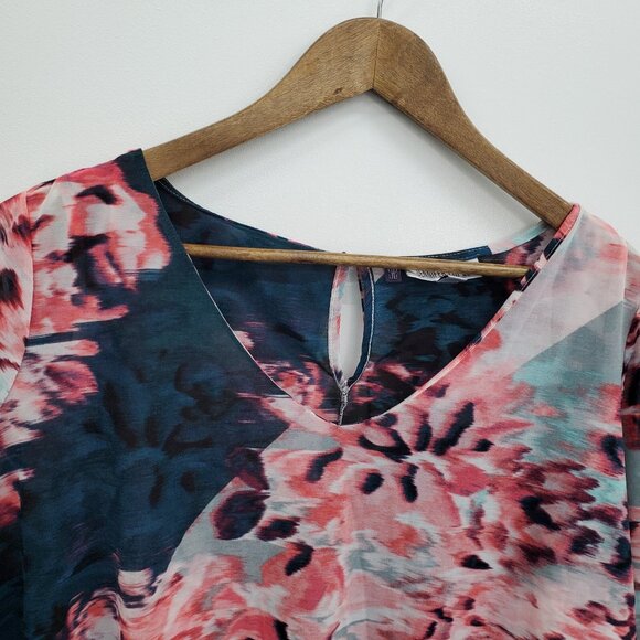 Jennifer Lopez Women 2X Pink Floral Sheer Overlay Blouse V-Neck Asymmetrical Top - Picture 10 of 15